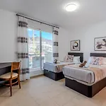 Obsidian Peridotita Сasa de vacaciones *